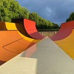 Miroirs 4/Par enchantement - Biennale Parc Enghien 2022 - Raphaël Zarka - « Cycloid Ramp N°3 » - © Dominique Thirion